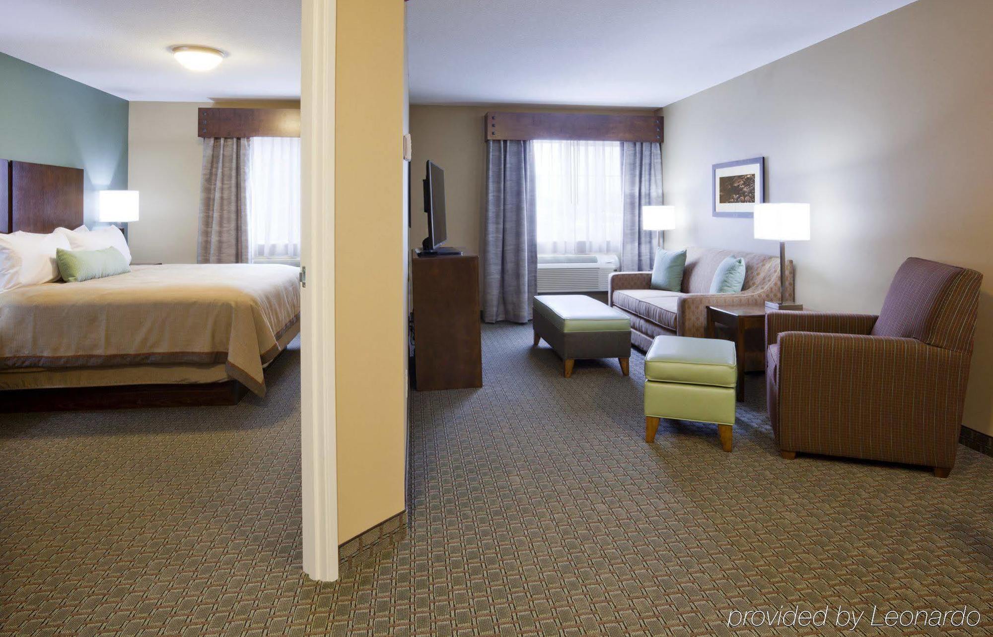 Grandstay Hotel & Suites Delano Luaran gambar
